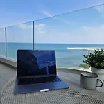Seaview Retreat Daire Larnaca
