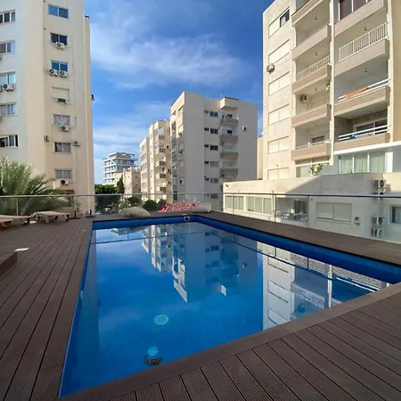 Seaview Retreat شقة